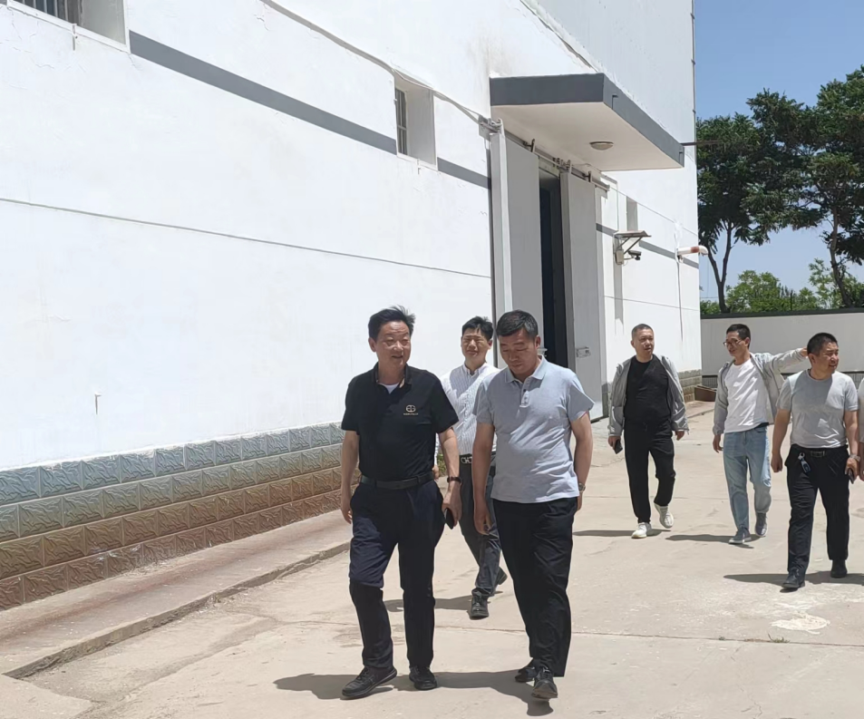 慶城縣副縣長劉志宏拜會(huì)岳氏集團(tuán)董事長岳平安